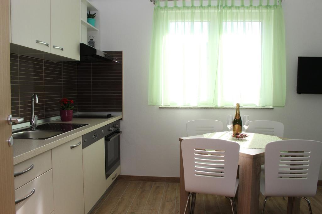 Smart Apartments Brodarica  Extérieur photo