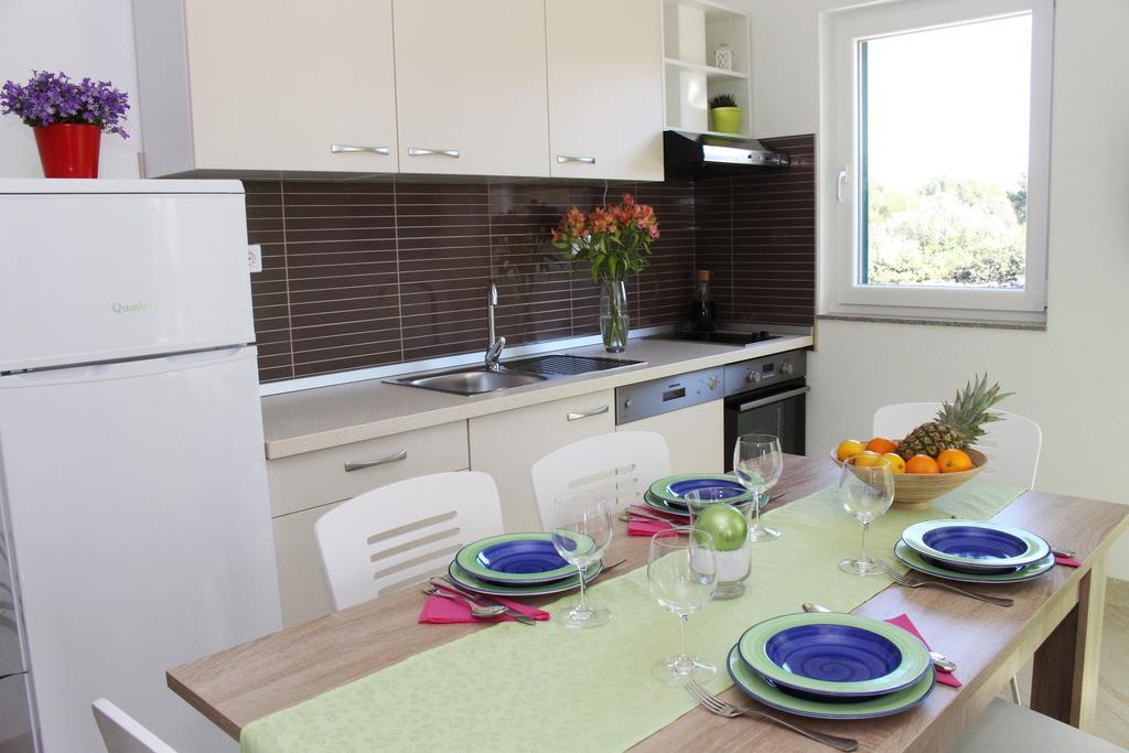 Smart Apartments Brodarica  Extérieur photo
