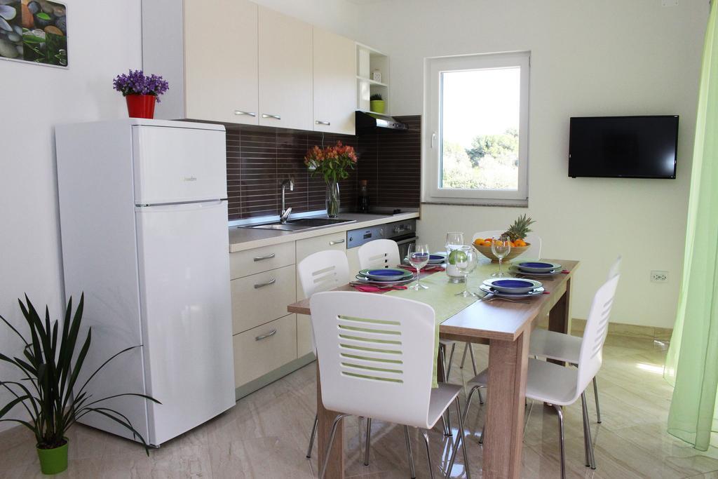 Smart Apartments Brodarica  Extérieur photo