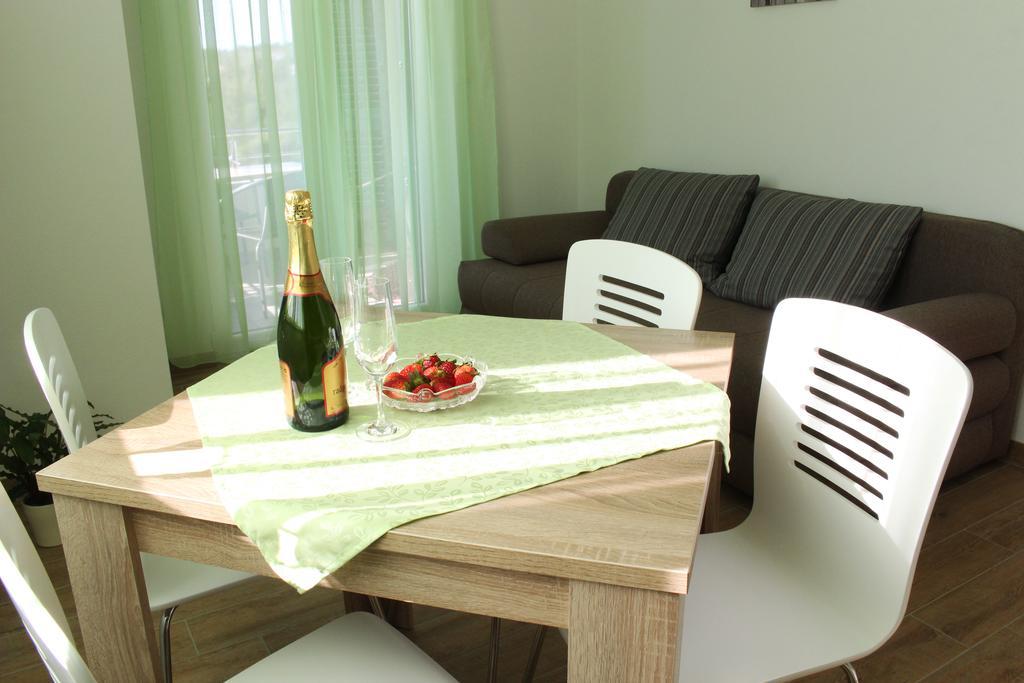 Smart Apartments Brodarica  Extérieur photo